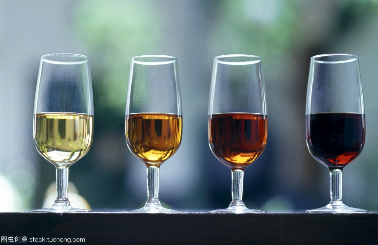 各种类型的雪利酒雪利酒眼镜非诺西班牙甜雪利酒白葡萄酒pedroximenez安达卢西亚spanien